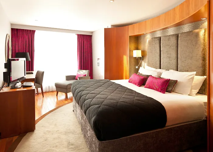 Mercure Brigstow 酒店 4*