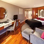 Mercure Brigstow 4*