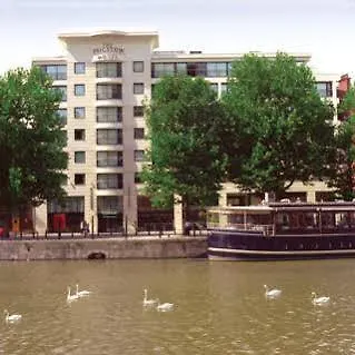 Mercure Brigstow 4* Bristol