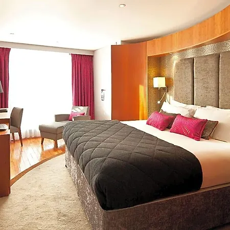 Mercure Brigstow Hotel 4*