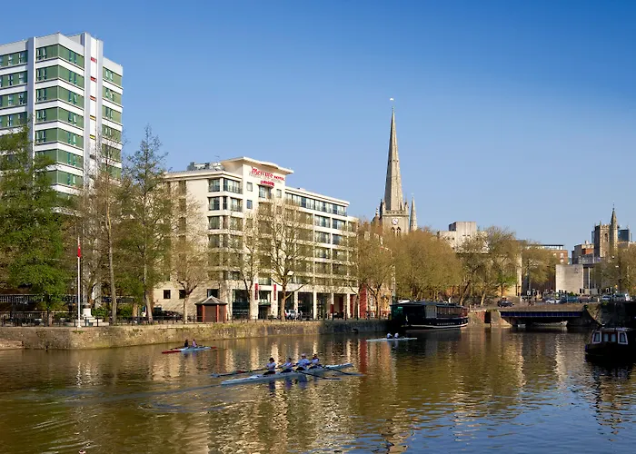 Отель Mercure Brigstow