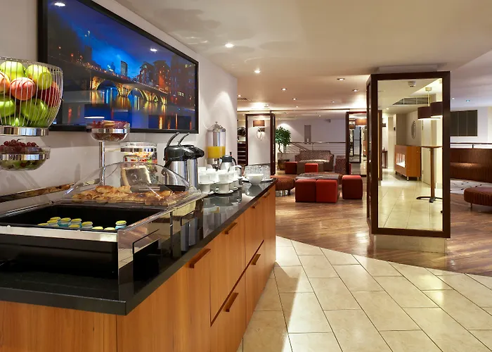 Отель Mercure Brigstow