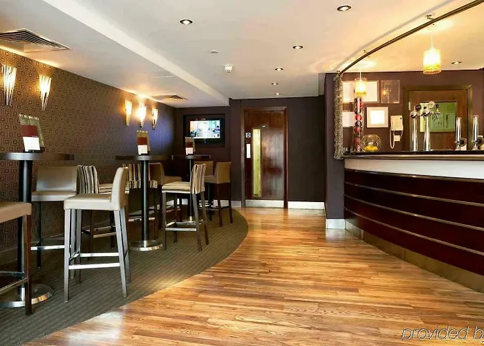 Отель Mercure Brigstow