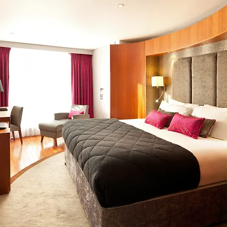 Mercure Brigstow Hotel 4*