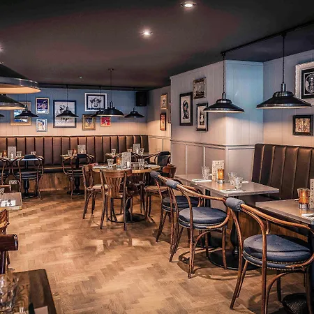 Mercure Brigstow Szálloda