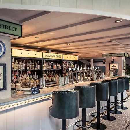 Mercure Brigstow Szálloda